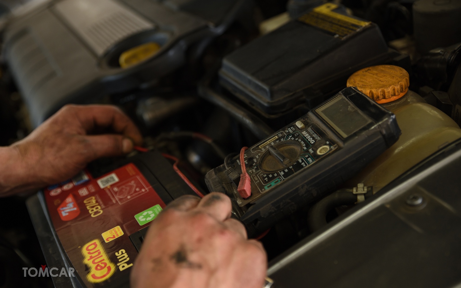 Pomiar napięcia ładowania w Tomcarze